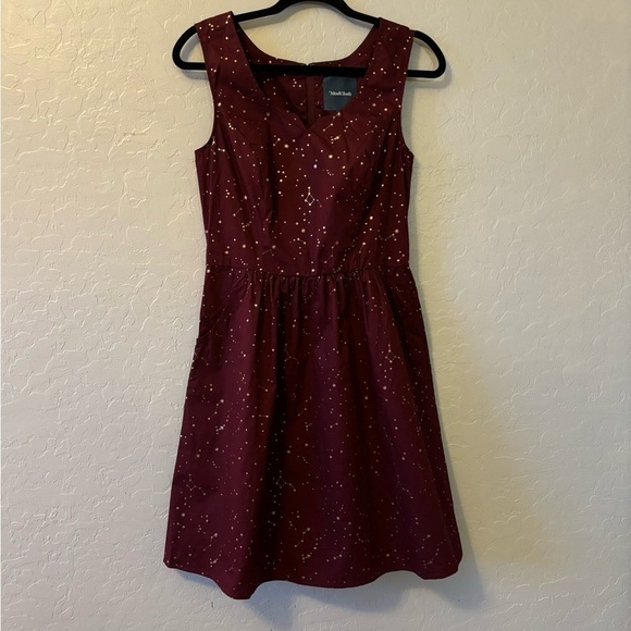 ModCloth Burgundy Gold Heart and Solar System Constellation A-Line Dress Size 10 - Picture 2 of 10